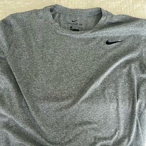 Nike Men's Dri-Fit Heather Gray Short Sleeve Tee